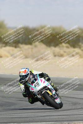 media/Dec-07-2025-CVMA (Sun) [[3e7d2de5dc]]/Race 7-Formula Lightweight Twins Shootout/